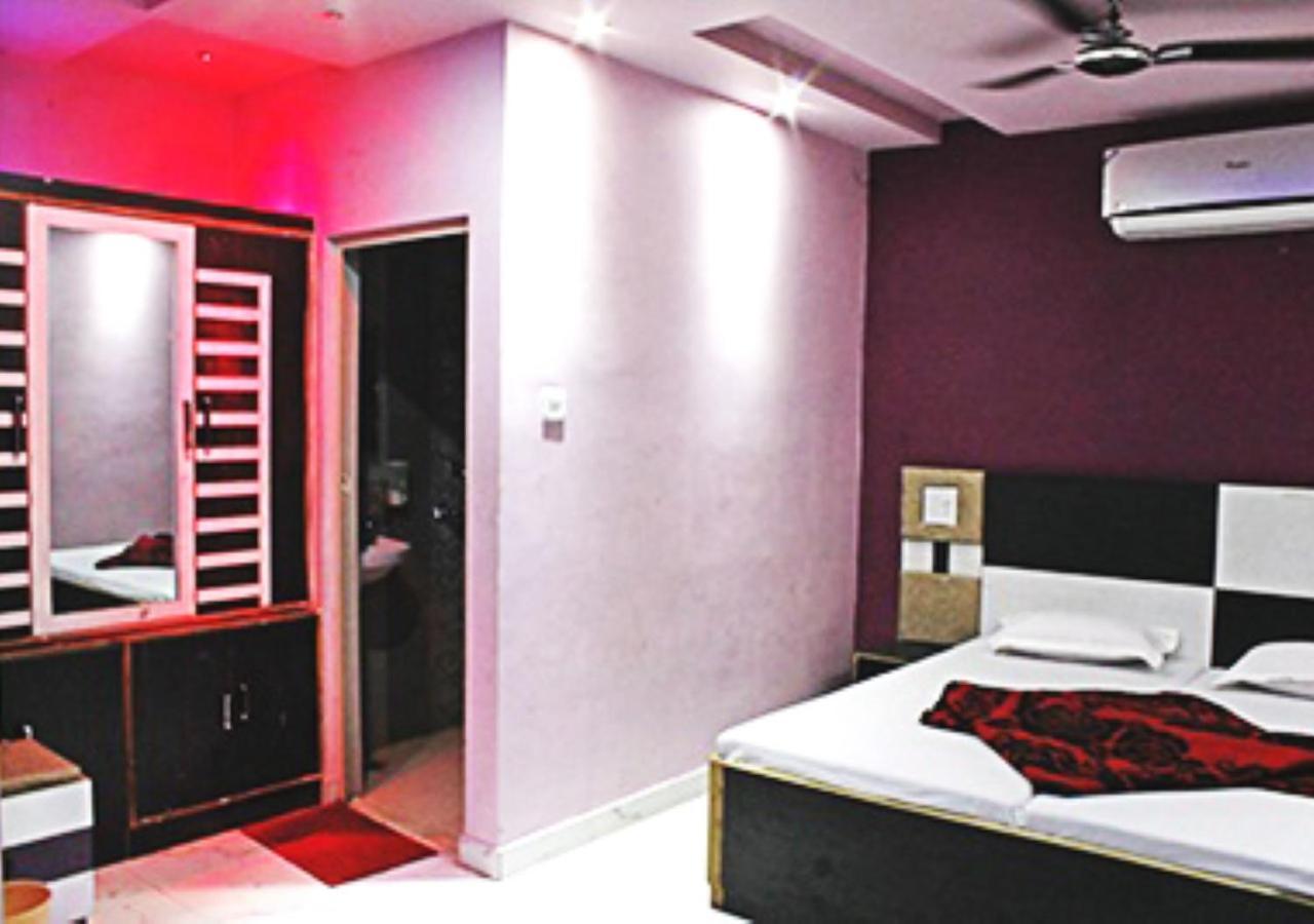 Hotel Roshan Waranasi Zewnętrze zdjęcie