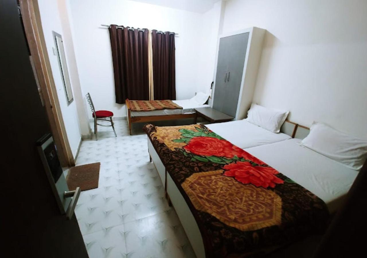 Hotel Roshan Waranasi Zewnętrze zdjęcie