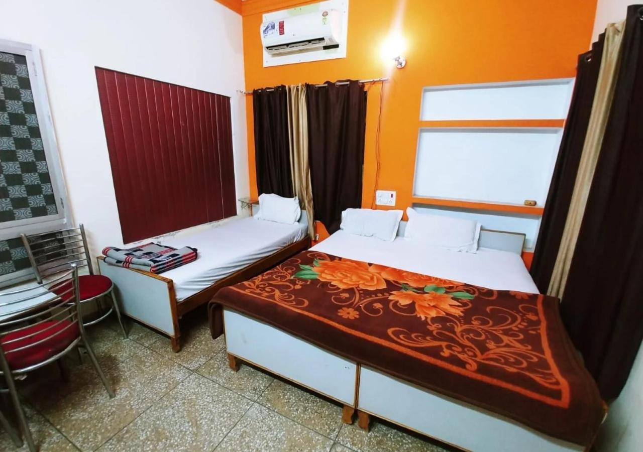 Hotel Roshan Waranasi Zewnętrze zdjęcie